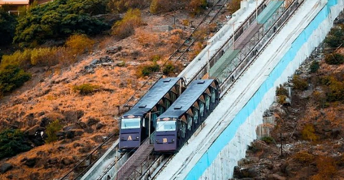 funicular train